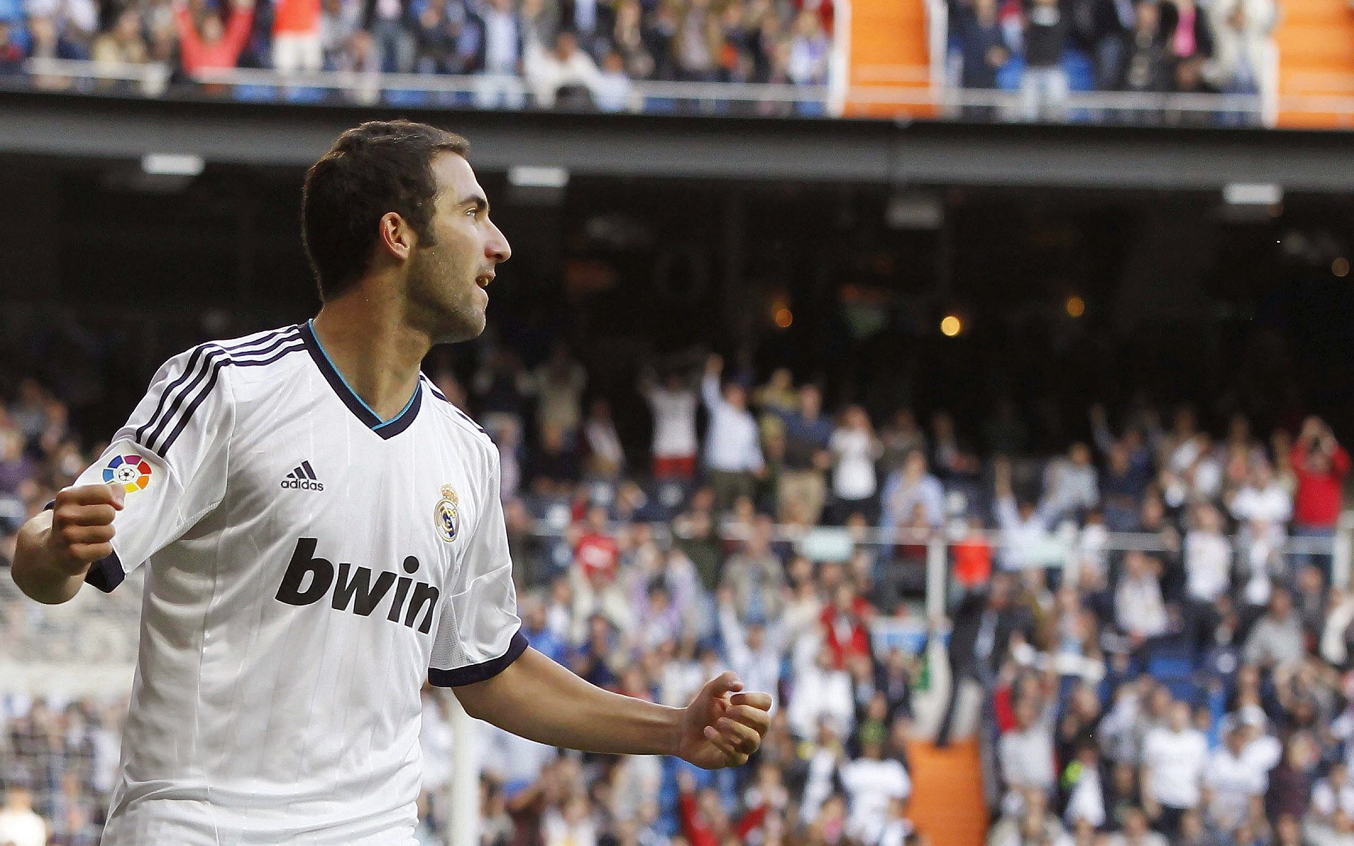 逆境中的“战神队”——他们如何踩着绝望走向荣耀？