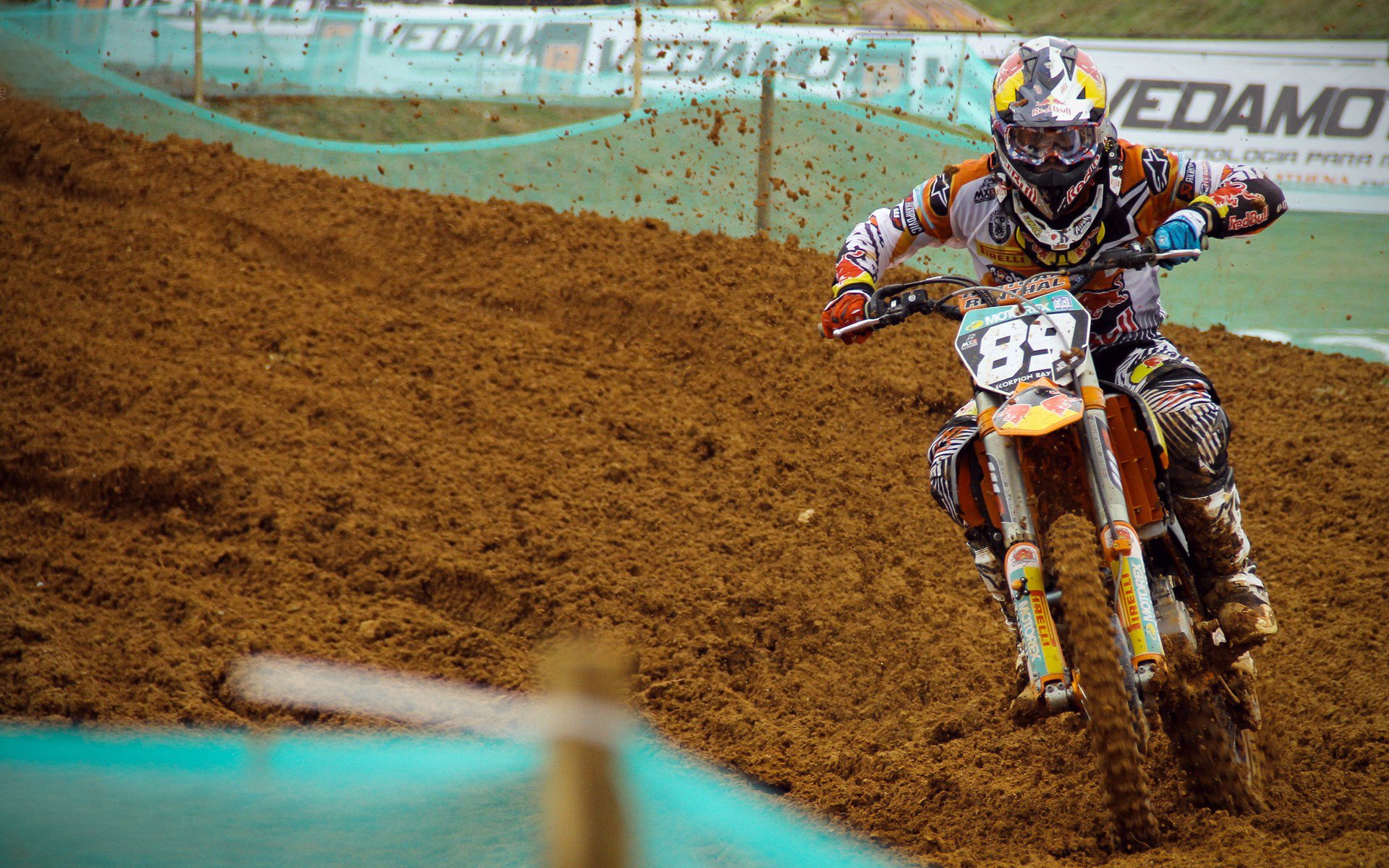 开云中国-青少年“梦想飞扬”公益篮球公益在深圳持续进行，弘扬拼搏精神